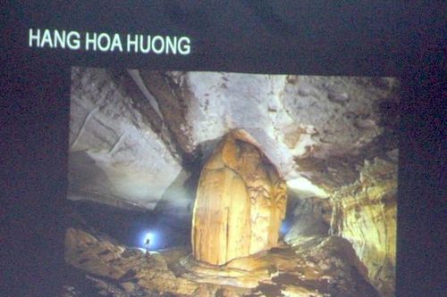 Quảng Bình: Phát hiện hang động hình thành dưới dòng sông