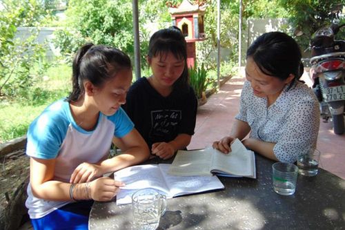 Thủ khoa, á khoa cùng một lớp học