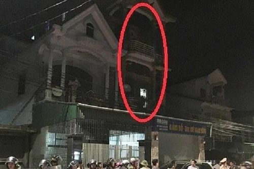 Cảnh sát hình sự cải trang thành cửu vạn đột kích chiếu bạc 'khủng'