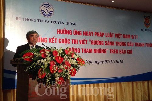 Gương sáng trong đấu tranh phòng, chống tham nhũng