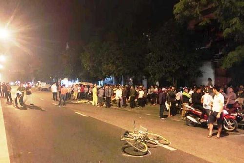 Tông vào xe đạp, nam thanh niên đi xe SH chết tại chỗ