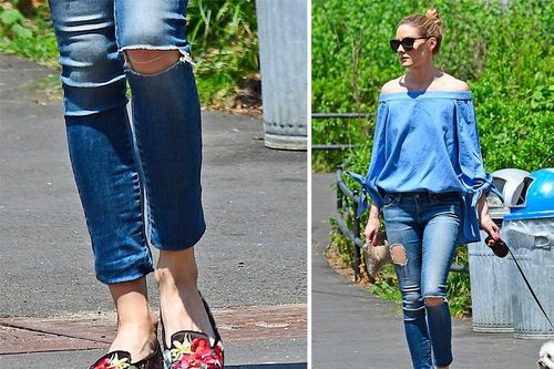 Đôi giày bệt thêu hoa khiến Olivia Palermo mê mẩn
