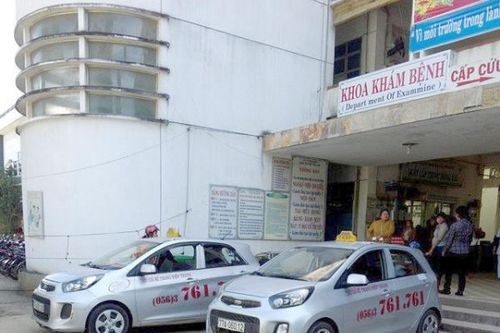 Sẽ chấm dứt hợp đồng 'mua bến taxi' tại Bệnh viện Đa khoa khu vực Bồng Sơn