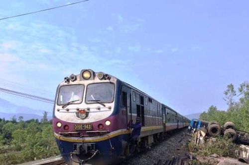 Tai nạn tàu hỏa ở Huế: Thông tuyến đường sắt Bắc - Nam