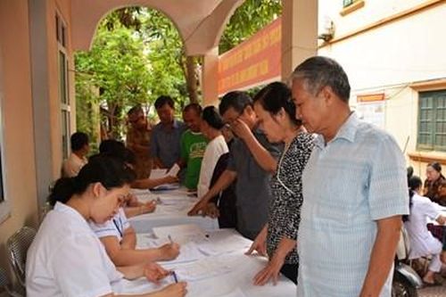 Bệnh viện Quân y 103 khám bệnh, cấp thuốc miễn phí cho đối tượng chính sách