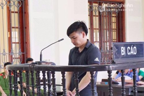 Ham mê cá độ, nguyên cán bộ ngân hàng chiếm đoạt hơn 4 tỷ đồng lĩnh án