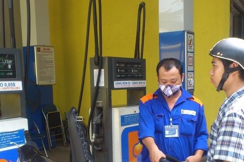 Xử lý thế nào khi xe máy có hiện tượng 'ăn xăng'?