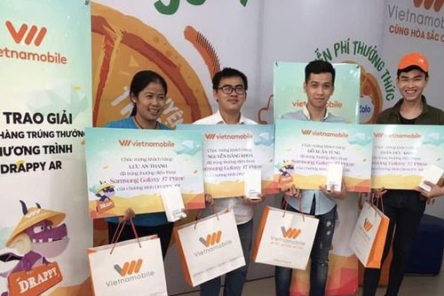 Vietnamobile trao thưởng cho các 'game thủ' may mắn tham gia chơi Drappy AR