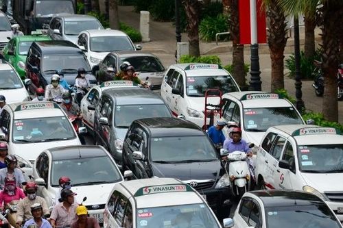 Hà Nội: Những tuyến phố nào tiếp tục cấm taxi hoạt động?