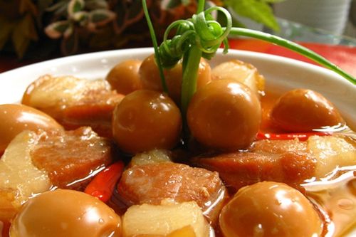 Tuyệt chiêu nấu món thịt kho trứng đưa cơm đãi cả nhà