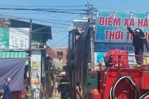 Nổ khí gas, thợ thay bình bị bỏng nặng