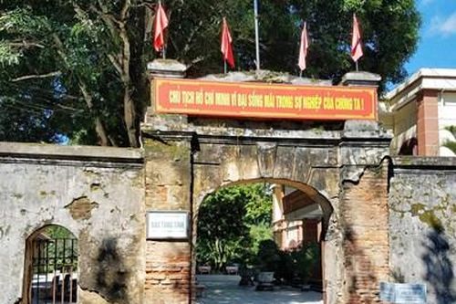 Cán bộ thiếu trách nhiệm, trưng bày sai ảnh chiến sĩ cách mạng