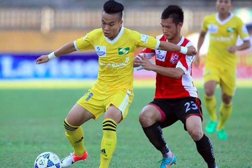 Phi Sơn (SLNA) thường làm khổ hàng thủ V.League như thế nào?