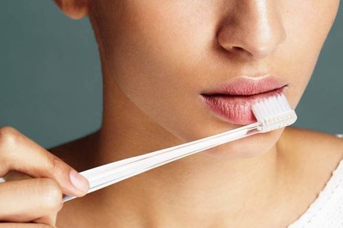 4 mẹo nhỏ để đôi môi không bị nứt nẻ vào mùa đông
