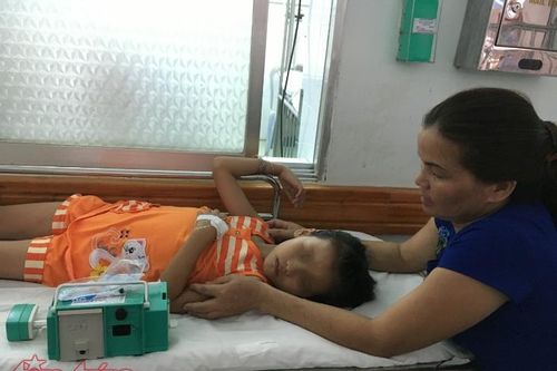 Hai bệnh nhi sốt rét bị nhầm sốt siêu vi