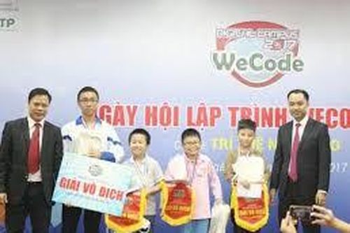 Đoàn Việt Nam vô địch cuộc thi lập trình Wecode 2017