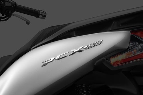Honda Việt Nam giới thiệu PCX 2018, bổ sung thêm động cơ khỏe hơn