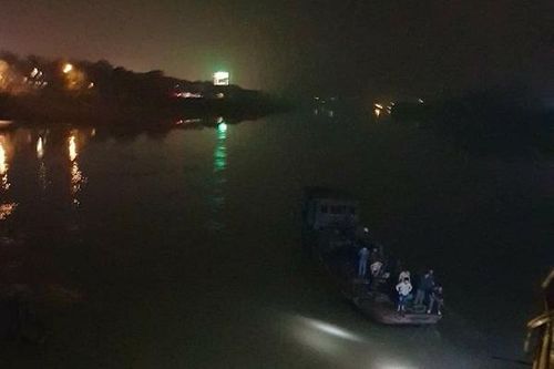 Lùi xe, hai bác sĩ Bệnh viện Đa khoa tỉnh Yên Bái cùng tử vong