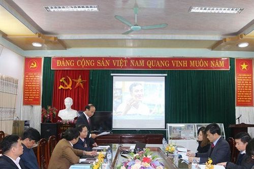 Thầy cô phải là tấm gương cho học sinh noi theo