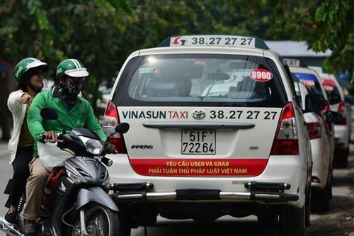 Hiệp hội Taxi TP.HCM xin 'cứu vãn nguy cơ phá sản' của taxi truyền thống