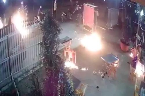 Chủ quán nhậu ném bom xăng chống trả 20 thanh niên cầm dao đòi chém