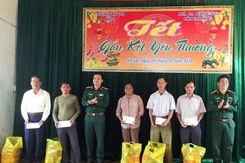 Binh đoàn 15 và Công ty 75 tổ chức chương trình 'Tết gắn kết yêu thương'