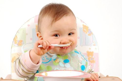 Cách giúp trẻ hình thành thói quen ăn uống lành mạnh từ nhỏ