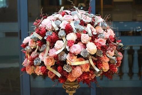 Ngắm bó hoa hồng giá 65 triệu đại gia mua tặng vợ dịp Valentine