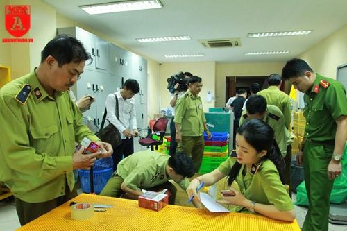 Thu giữ hàng vạn bao thuốc lá lậu vận chuyển bằng đường bưu điện