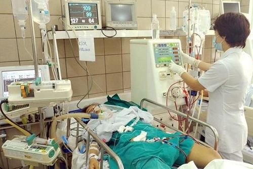Hà Nội: 3 người ngộ độc rượu pha cồn công nghiệp đúng dịp nghỉ lễ 30-4