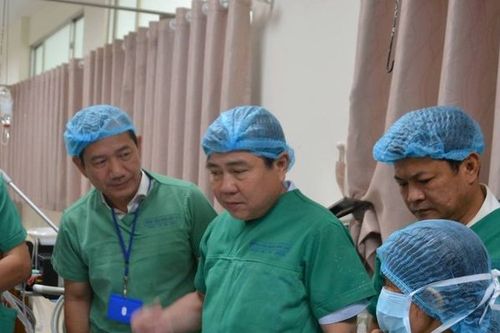 Chủ tịch UBND TP.HCM chỉ đạo tìm biện pháp bảo vệ các 'hiệp sĩ'