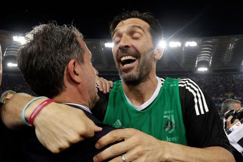 Thủ môn huyền thoại Buffon chính thức rời Juventus