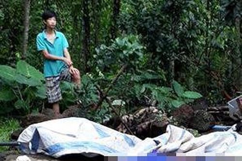 Nghi can sát hại mẹ vợ vì không đòi được sính lễ ra đầu thú