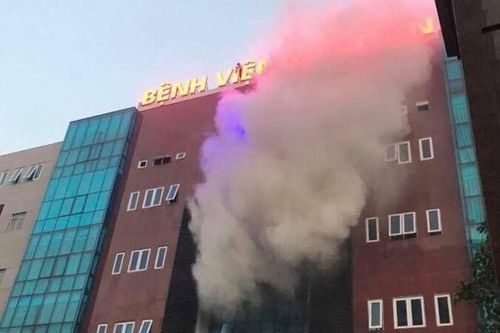 Cháy ở bệnh viện, hàng trăm bệnh nhân sơ tán