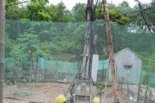 Nhanh chóng khắc phục sự cố lưới điện do mưa lũ