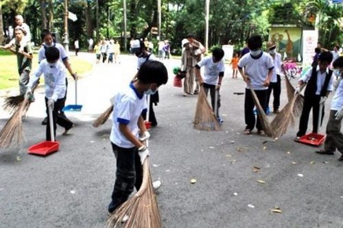 HS thường xuyên lao động vệ sinh trường lớp là 1 tiêu chí trường học sạch