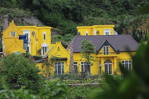 Cưỡng chế 27 công trình 'xẻ thịt' rừng Sóc Sơn