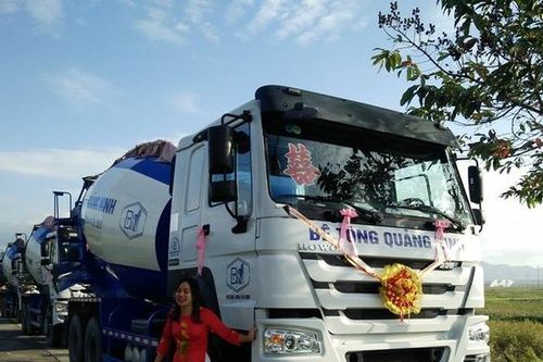 Sếp huy động đoàn xe trộn bê tông mới tậu cho nhân viên đi… rước dâu