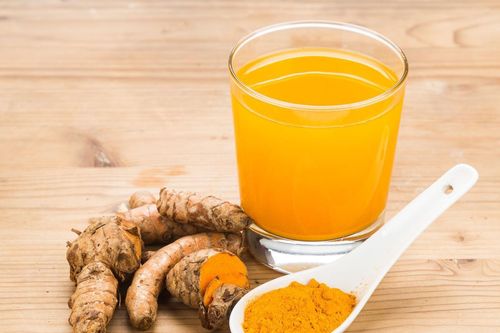 Tự chế đồ uống thanh lọc gan với nghệ