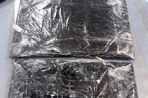 Cô gái 'xách thuê' 4,4kg cocaine vào Việt Nam với giá 1.200 USD