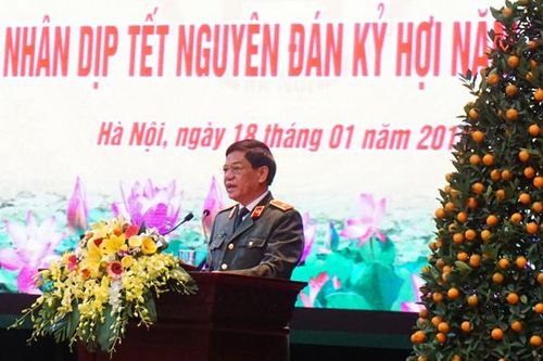 Giám đốc Công an Hà Nội chúc mừng cán bộ hưu trí nhân dịp xuân Kỷ Hợi 2019