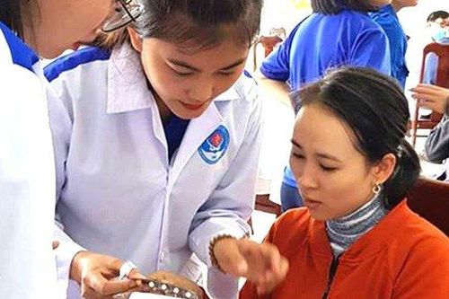Đà Nẵng: Khám bệnh và phát thuốc miễn phí cho công nhân