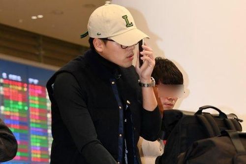 Hyun Bin một mình về nước sau tin đồn hẹn hò Son Ye Jin tại Mỹ, Park Min Young tươi tắn lên đường sang Nhật