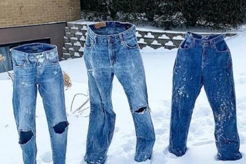 Trào lưu 'quần jean đóng băng' gây sốt tại Mỹ