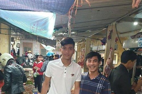Văn Đức đi chợ, Tiến Dũng gói bánh, Quế Ngọc Hải cùng vợ đi sắm Tết