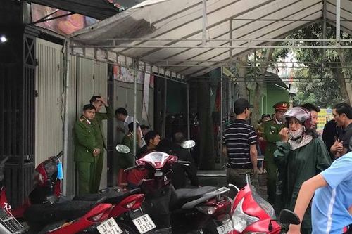 Cán bộ ngân hàng nghi ngáo đá dùng dao sát hại bố, chém mẹ và em gái trọng thương
