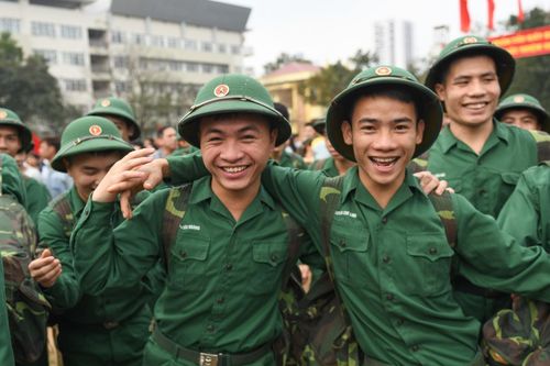 Những cung bậc cảm xúc ngày tân binh thủ đô lên đường nhập ngũ