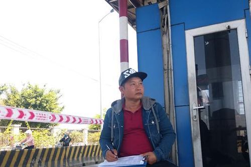 Người dân Khánh Hòa nêu lý do lập lán trại, ngồi đếm xe ở trạm BOT Ninh Lộc