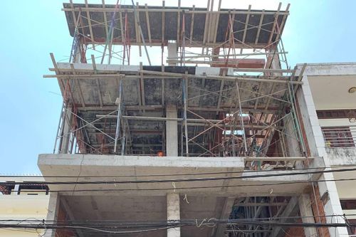 Rơi từ tầng 1 công trình, nữ công nhân bị thương chấn thương sọ não