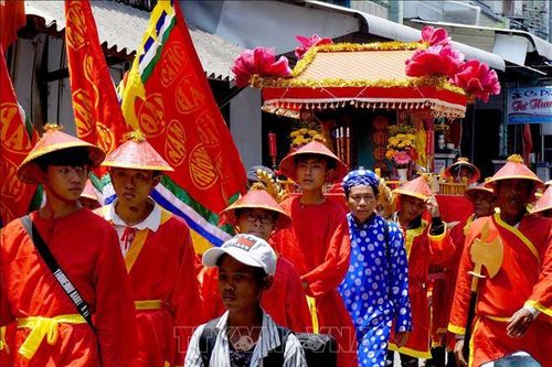 Hàng ngàn ngư dân Cà Mau tham dự Lễ hội Nghinh Ông